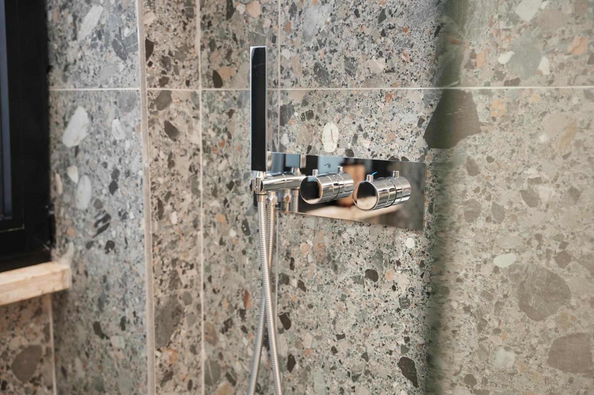 Nea Deluxe Apart-Hotel Tiranë Ngoại thất bức ảnh