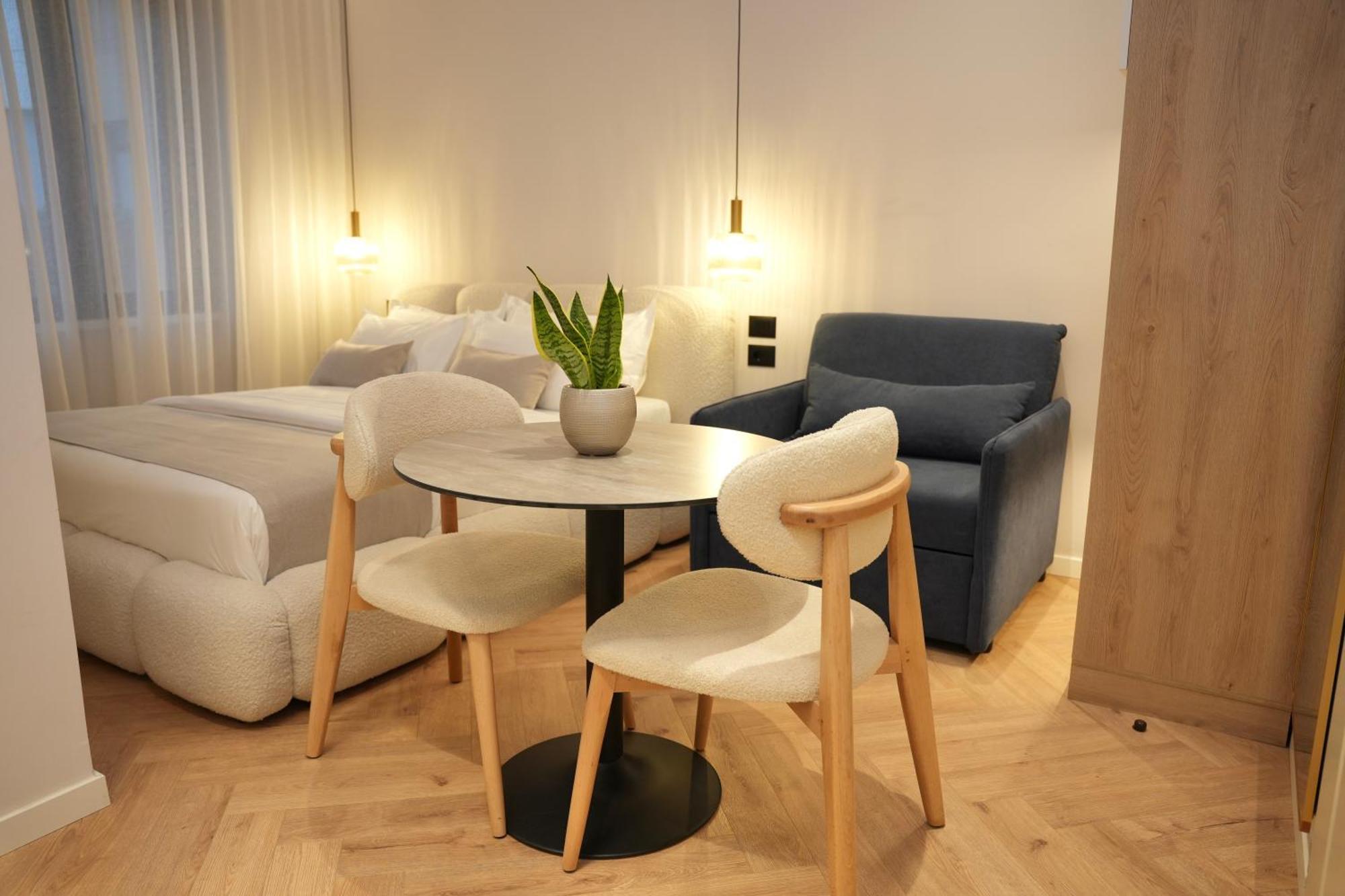 Nea Deluxe Apart-Hotel Tiranë Ngoại thất bức ảnh