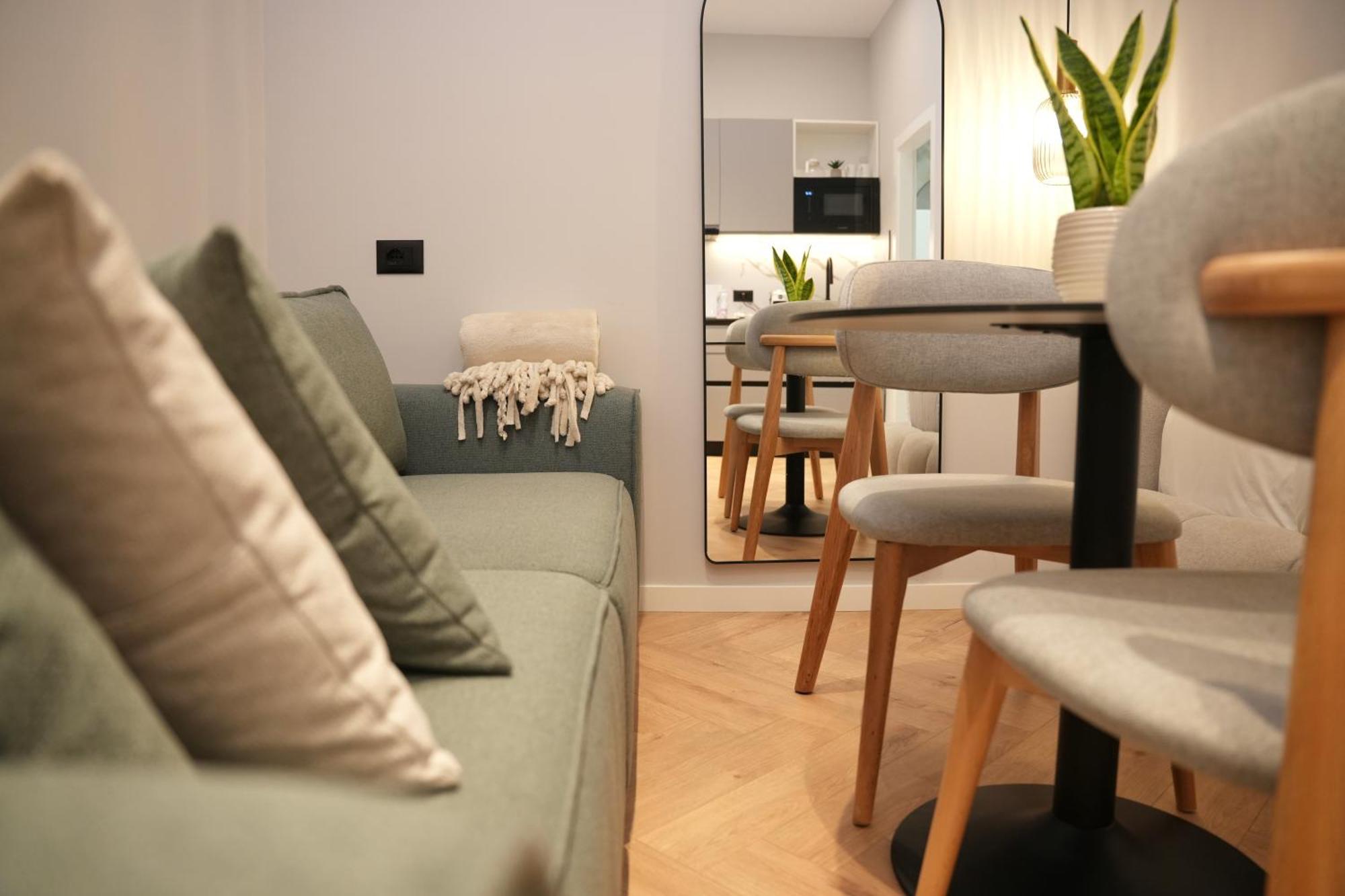 Nea Deluxe Apart-Hotel Tiranë Ngoại thất bức ảnh