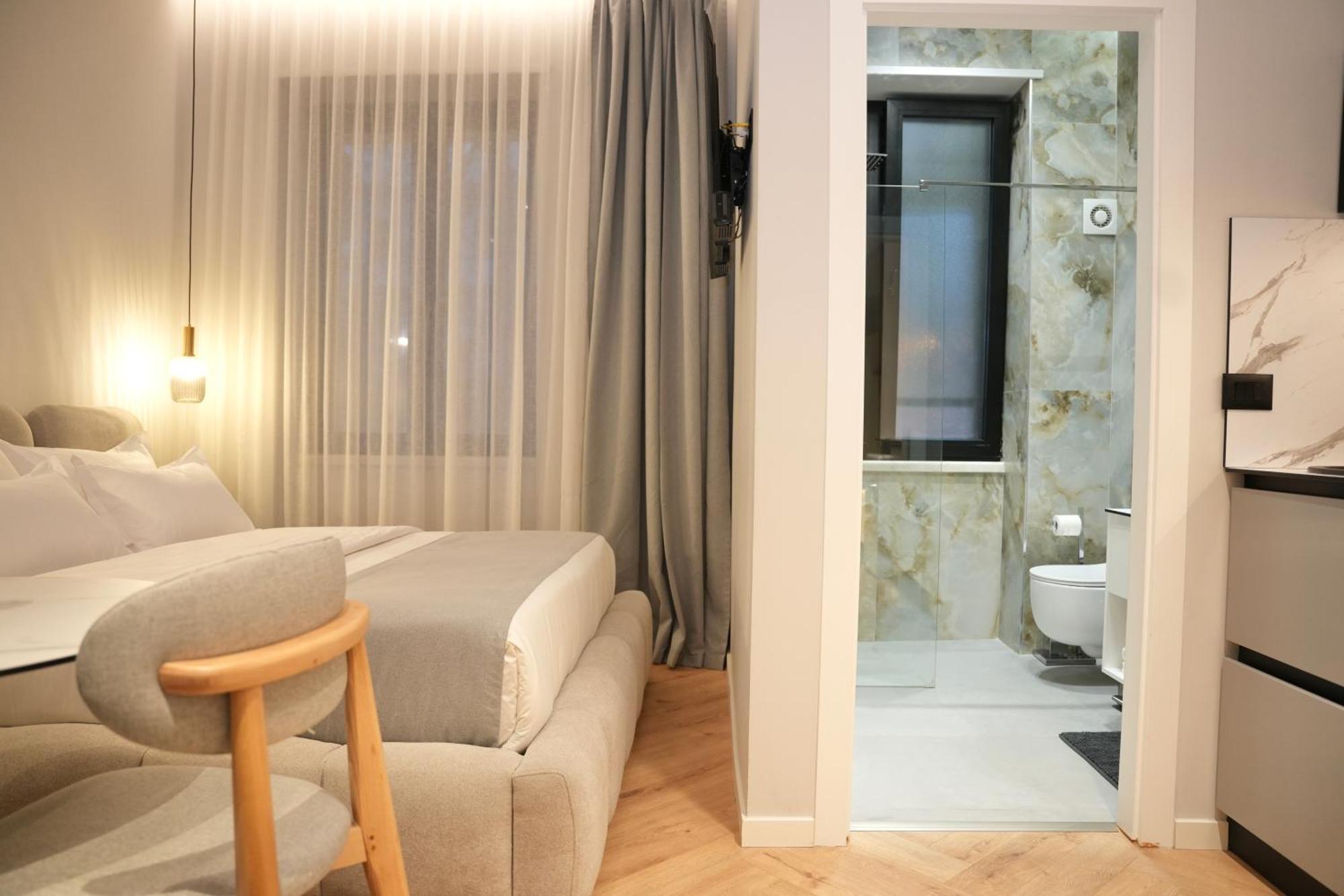 Nea Deluxe Apart-Hotel Tiranë Ngoại thất bức ảnh