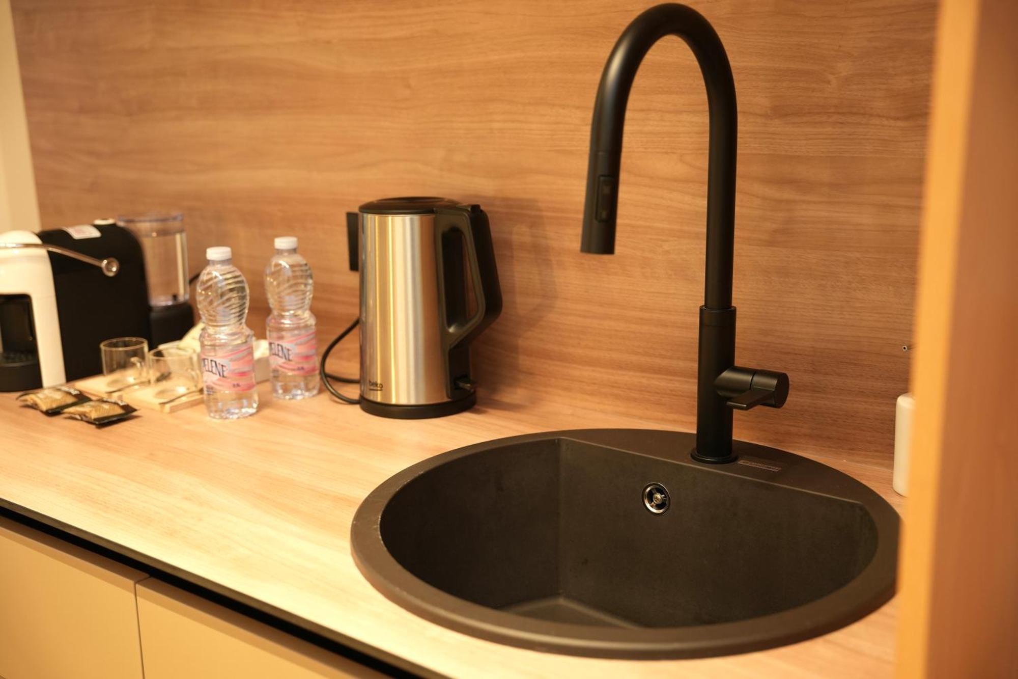 Nea Deluxe Apart-Hotel Tiranë Ngoại thất bức ảnh