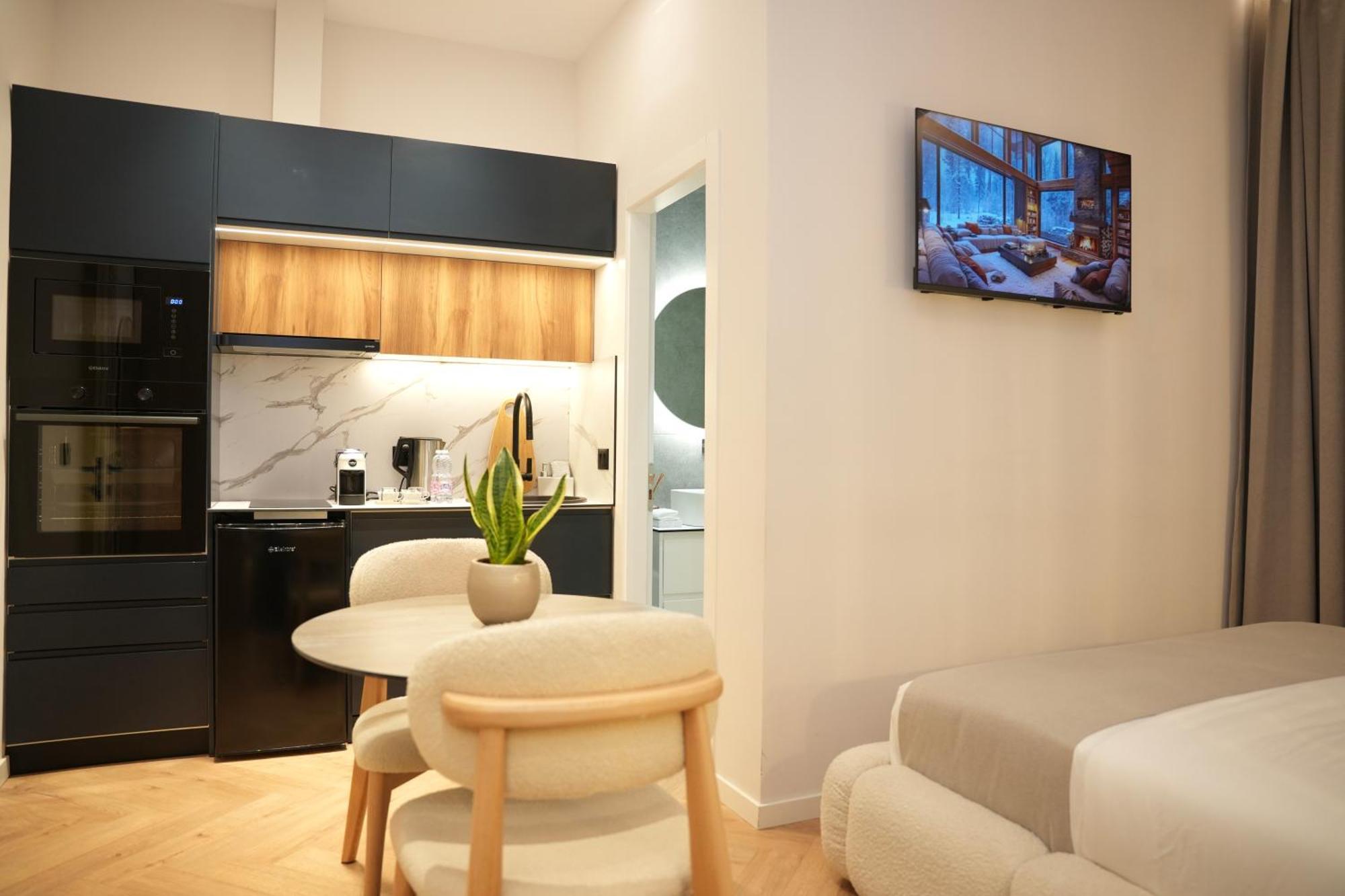 Nea Deluxe Apart-Hotel Tiranë Ngoại thất bức ảnh