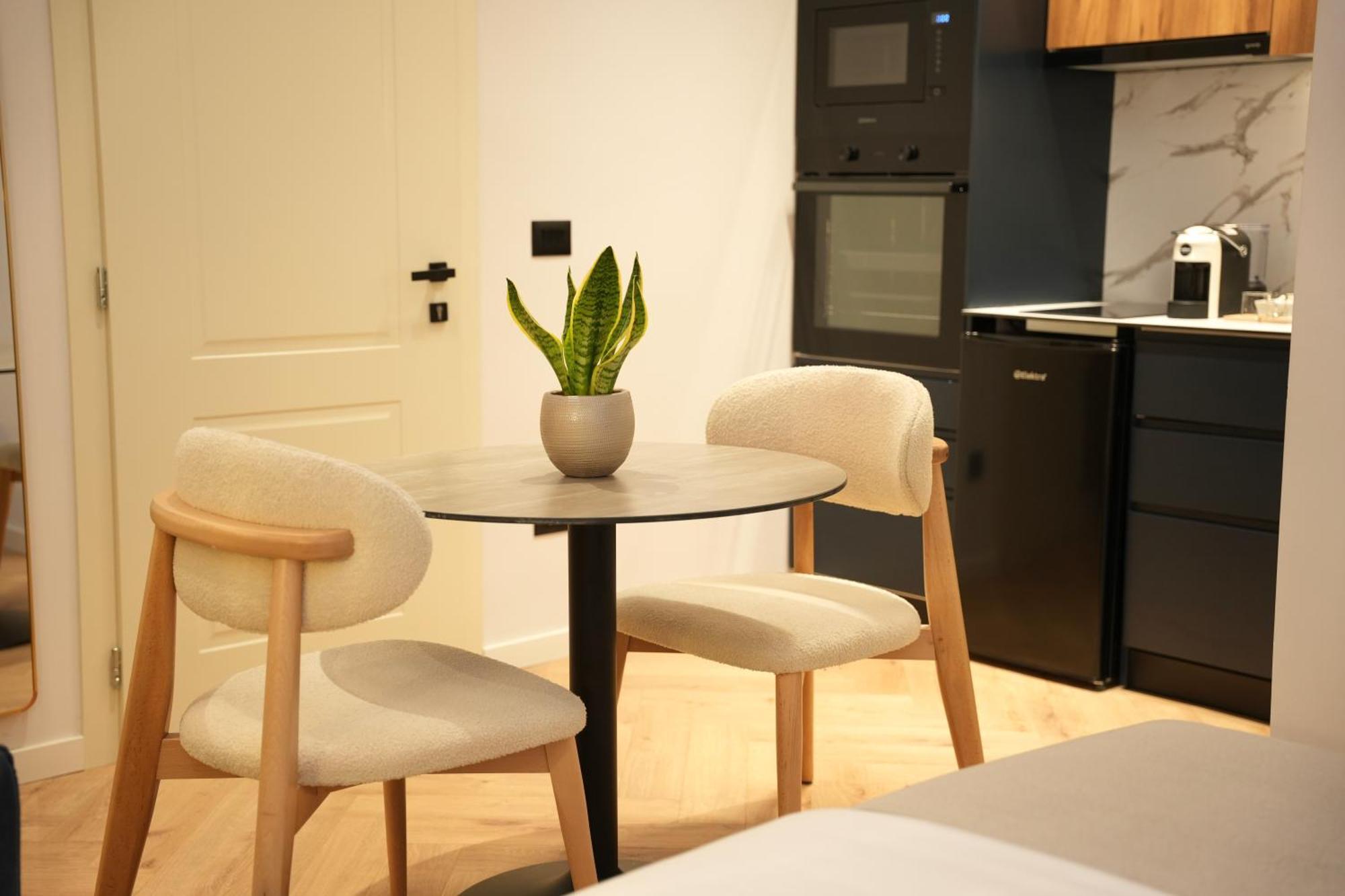 Nea Deluxe Apart-Hotel Tiranë Ngoại thất bức ảnh