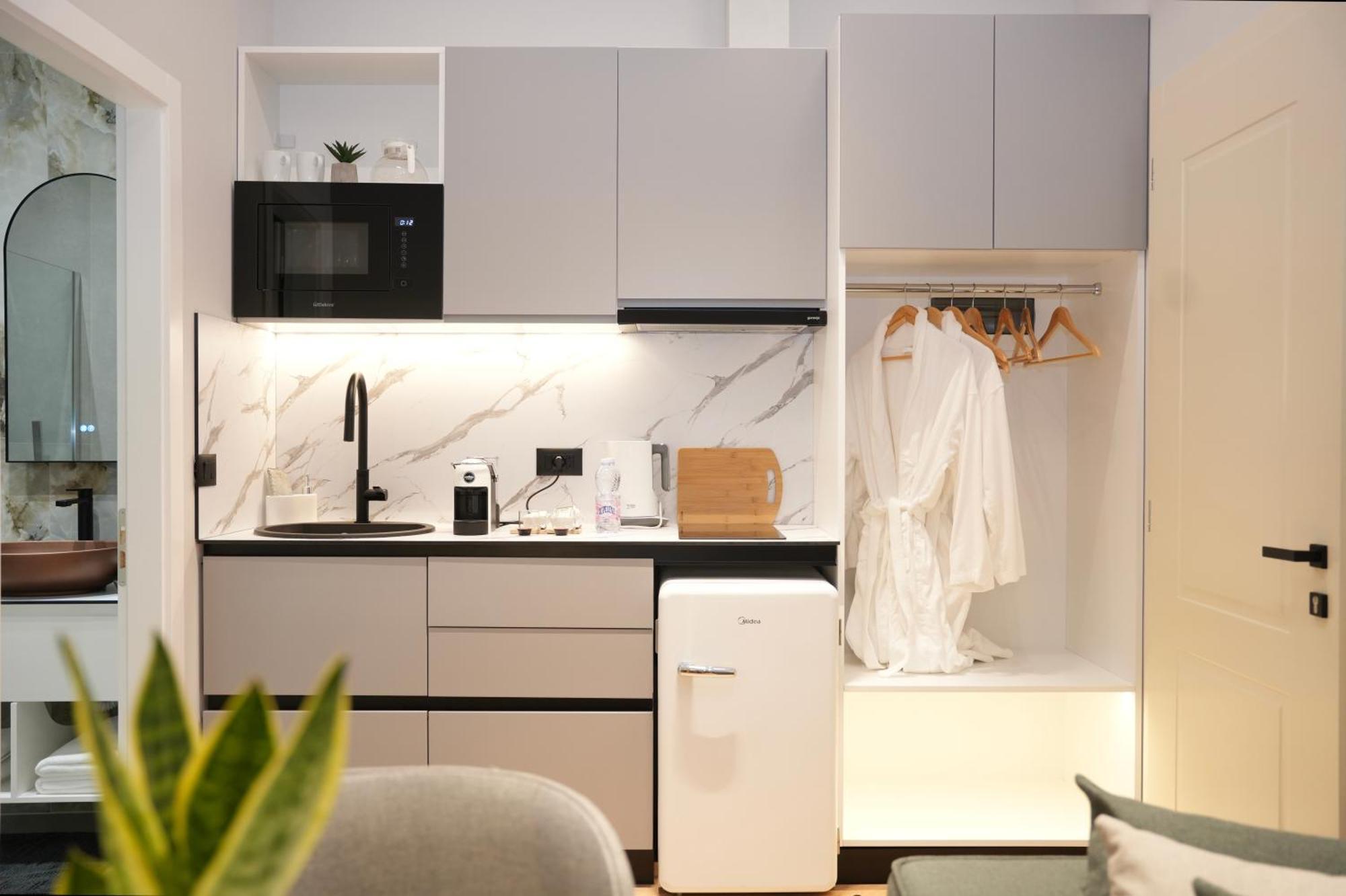 Nea Deluxe Apart-Hotel Tiranë Ngoại thất bức ảnh